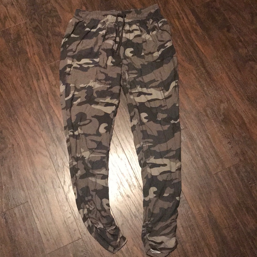 CAMO JOGGERS